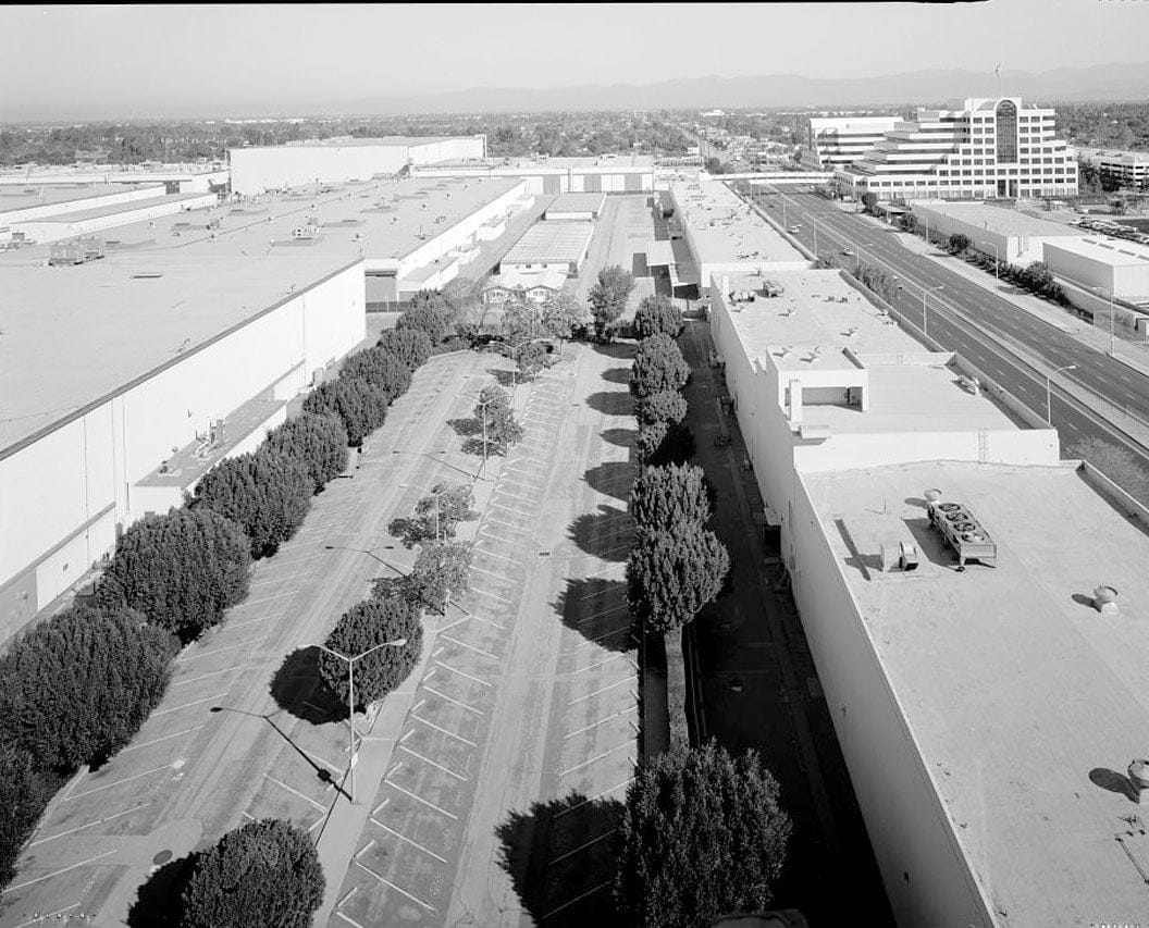 Historic Photo : Douglas Aircraft Company Long Beach Plant, 3855 Lakewood Boulevard, Long Beach, Los Angeles County, CA 4 Photograph