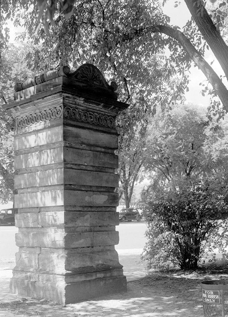 Historic Photo : U.S. Capitol, Gateposts, Nineteenth Street & Constitution (moved from Capitol), Washington, District of Columbia, DC 1 Photograph