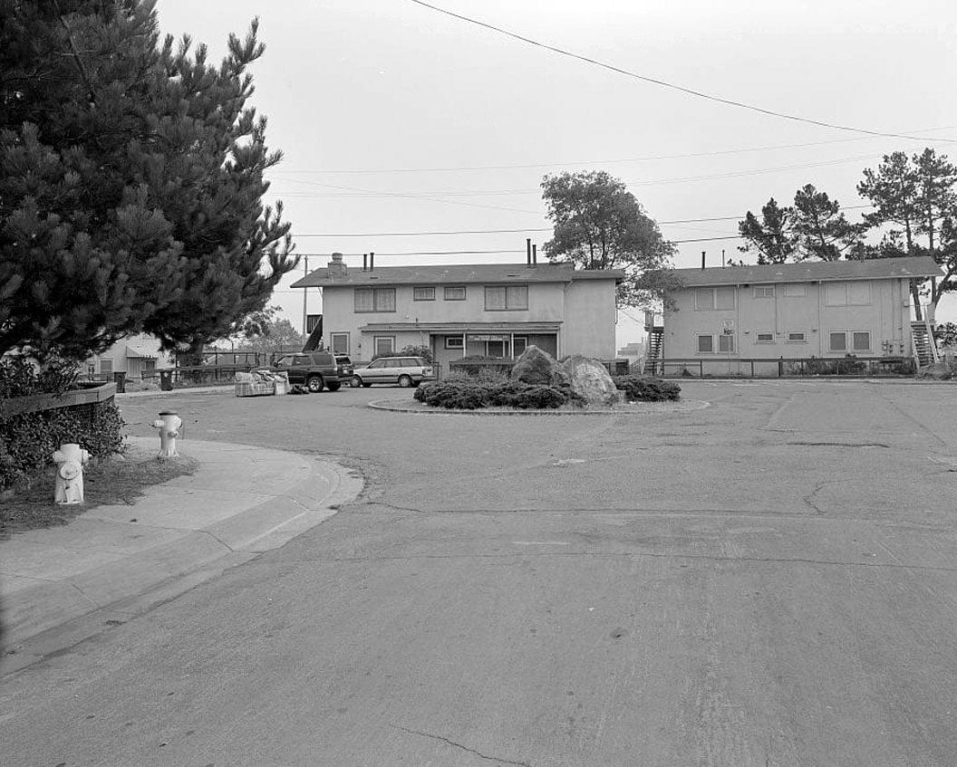 Easter Hill Village, Bordered by South Twenty-sixth Street, South Twenty-eighth Street, Hinkley Avenue, Foothill Avenue & Corto Square, Richmond, Contra Costa County, CA 4
