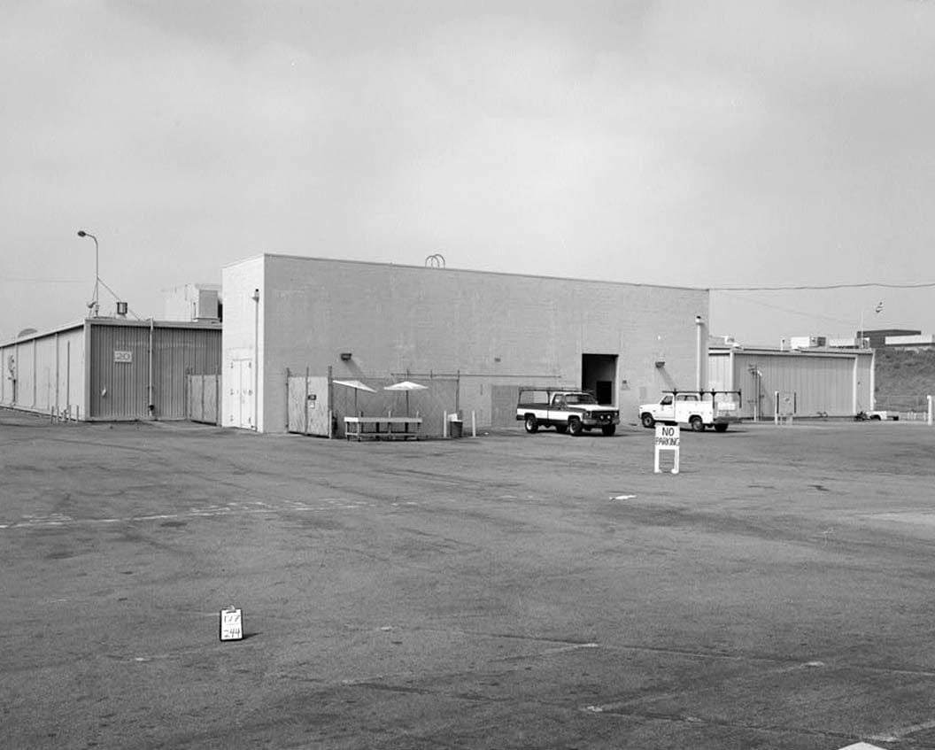 Historic Photo : Hughes Aircraft Company, Manufacturing Building, 6775 Centinela Avenue, Los Angeles, Los Angeles County, CA 4 Photograph