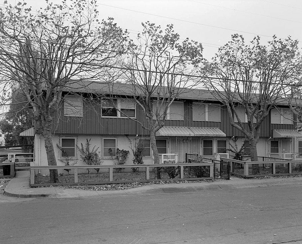 Historic Photo : Easter Hill Village, Building No. 9, South side of Hinkley Avenue, west of South Twenty-Sixth Street, Richmond, Contra Costa County, CA 2 Photograph