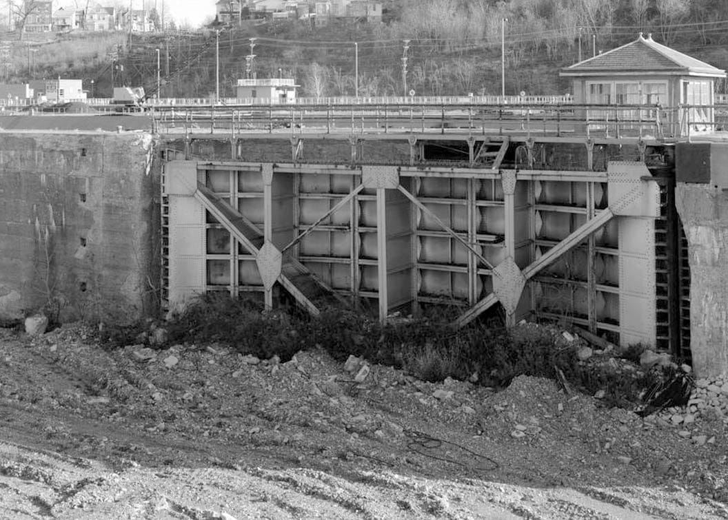 Historic Photo : Mississippi River 9-Foot Channel, Lock & Dam No. 19, Upper Mississippi River, Keokuk, Lee County, IA 29 Photograph
