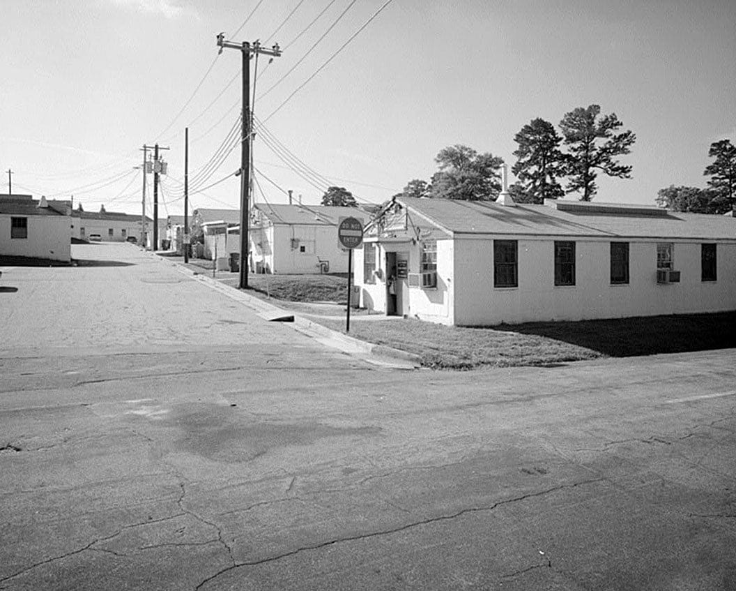 Historic Photo : Fort McPherson, World War II Station Hospital, Structures, Bordered by Hardee & Thorne Avenues & Howe Street, Atlanta, Fulton County, GA 3 Photograph