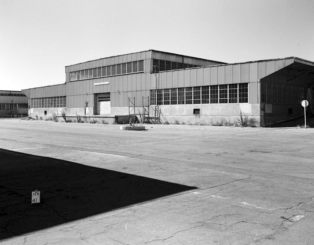 Historic Photo : Oakland Naval Supply Center, Paint & Oil Storehouses, Between G & I Streets, between Fourth & Fifth Streets, Oakland, Alameda County, CA 1 Photograph