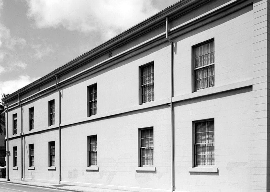 Historic Photo : Old Courthouse, Queen Street between Fort & Bishop Streets, Honolulu, Honolulu County, HI 1 Photograph