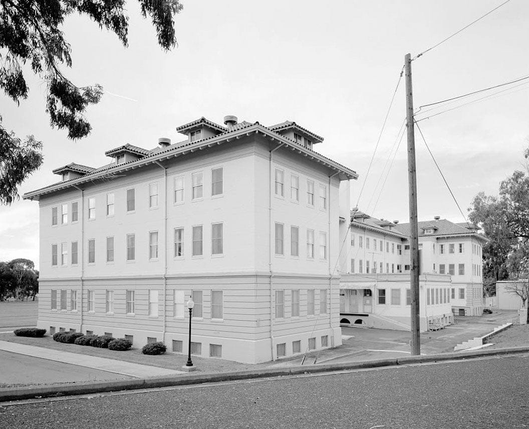 Historic Photo : Mare Island Naval Shipyard, Marine Barracks, Cedar Avenue, west side between Twelfth & Fourteenth Streets, Vallejo, Solano County, CA 4 Photograph
