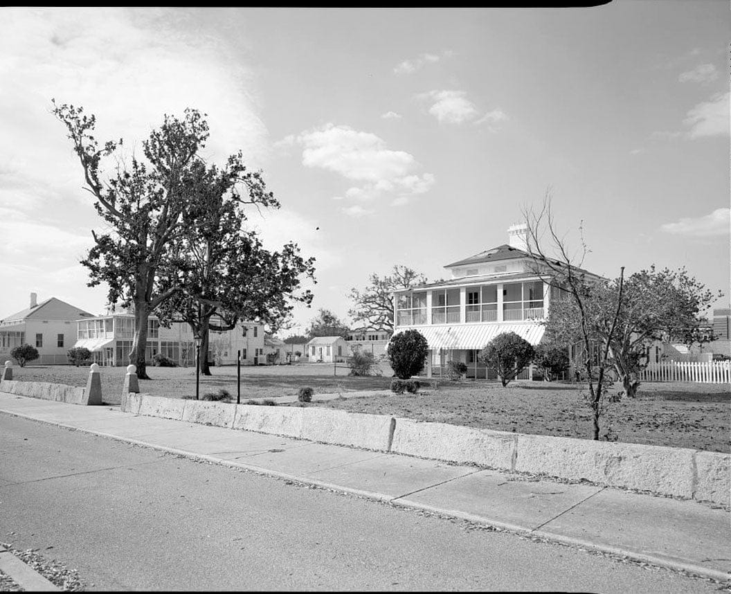 Historic Photo : U.S. Naval Air Station, Senior Officers' Quarters, Q-5 North Avenue, Pensacola, Escambia County, FL 3 Photograph