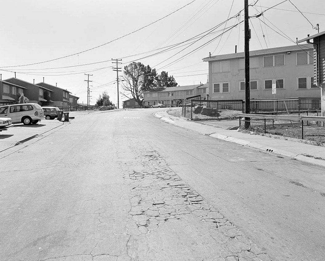 Easter Hill Village, Bordered by South Twenty-sixth Street, South Twenty-eighth Street, Hinkley Avenue, Foothill Avenue & Corto Square, Richmond, Contra Costa County, CA 9
