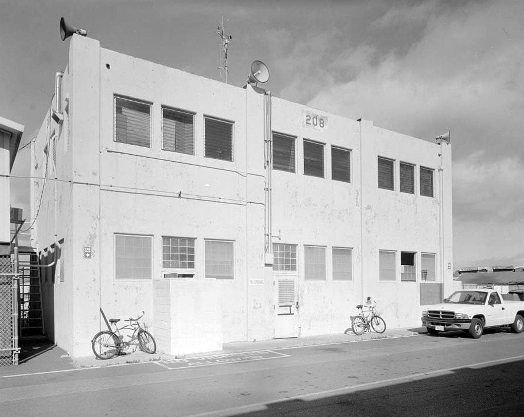 U.S. Naval Base, Pearl Harbor, Latrine Dry Dock No. 2 & Latrine Dry Dock No.3, Near Avenue G adjacent to Dry Dock No. 2 & Dry Dock No. 3, Pearl City, Honolulu County, HI 2