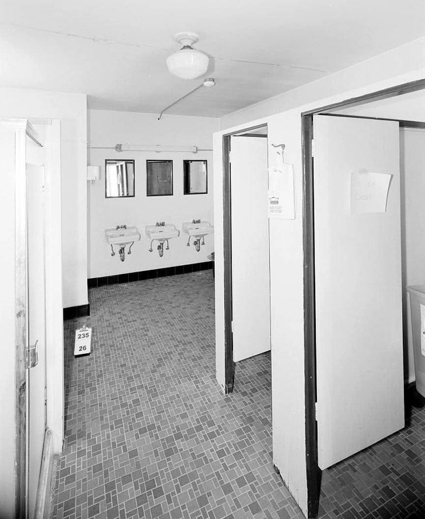 Historic Photo : U.S. Coast Guard Air Station San Francisco, Bachelor Officer Quarters, 1020 North Access Road, San Francisco, San Francisco County, CA 2 Photograph