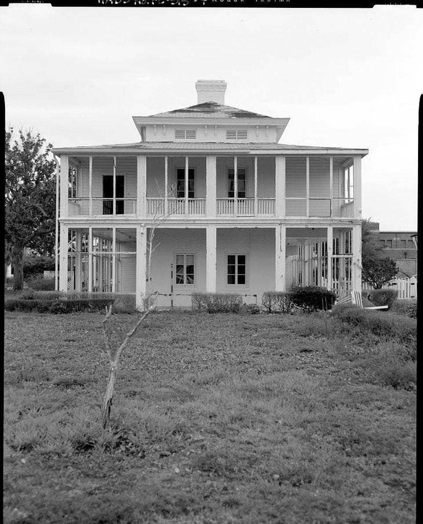 Historic Photo : U.S. Naval Air Station, Senior Officers' Quarters Q-2, Q-2 North Avenue, Pensacola, Escambia County, FL 3 Photograph