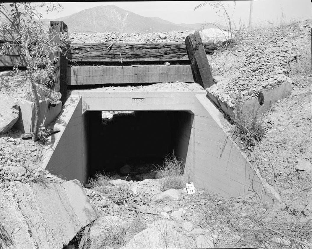 Historic Photo : Burlington Northern Santa Fe Railroad, Cajon Subdivision, Structure No. 67.5, Between Cajon Summit and Keenbrook, Devore, San Bernardino County, CA 1 Photograph