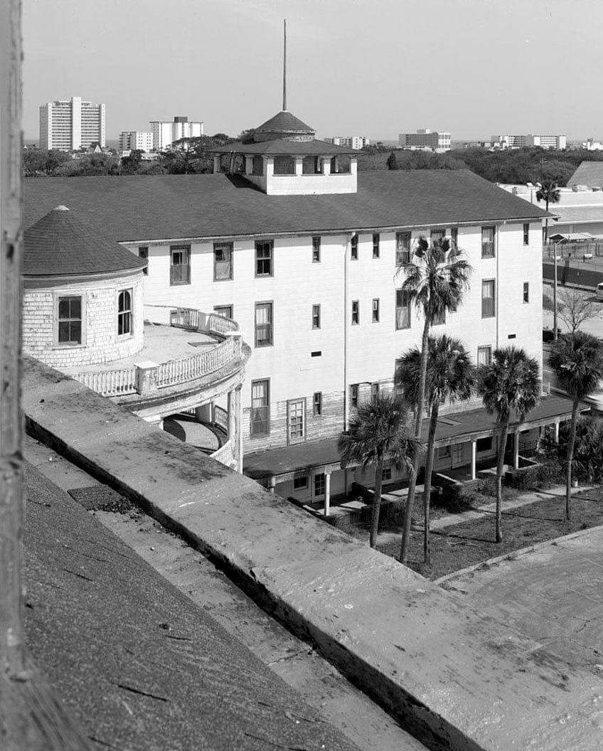 Historic Photo : Ormond Hotel, 15 East Granada, Ormond Beach, Volusia County, FL 33 Photograph