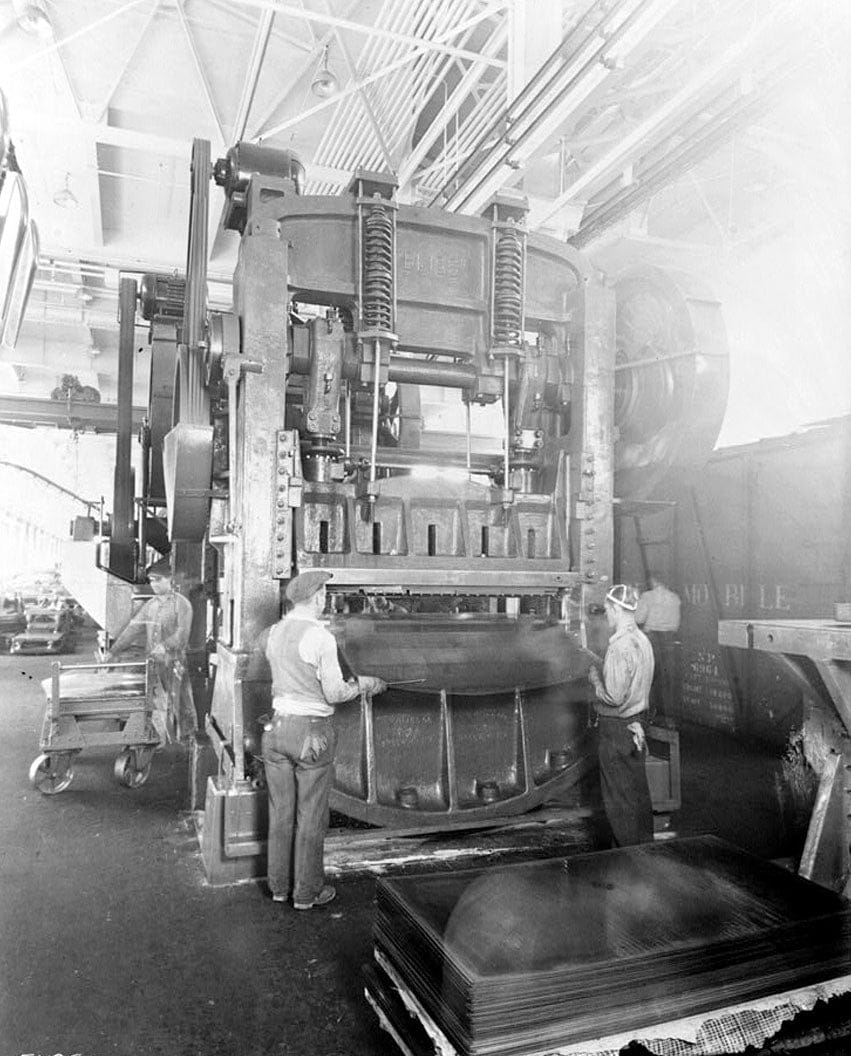 Historic Photo : Ford Motor Company Long Beach Assembly Plant, Assembly Building, 700 Henry Ford Avenue, Long Beach, Los Angeles County, CA 21 Photograph