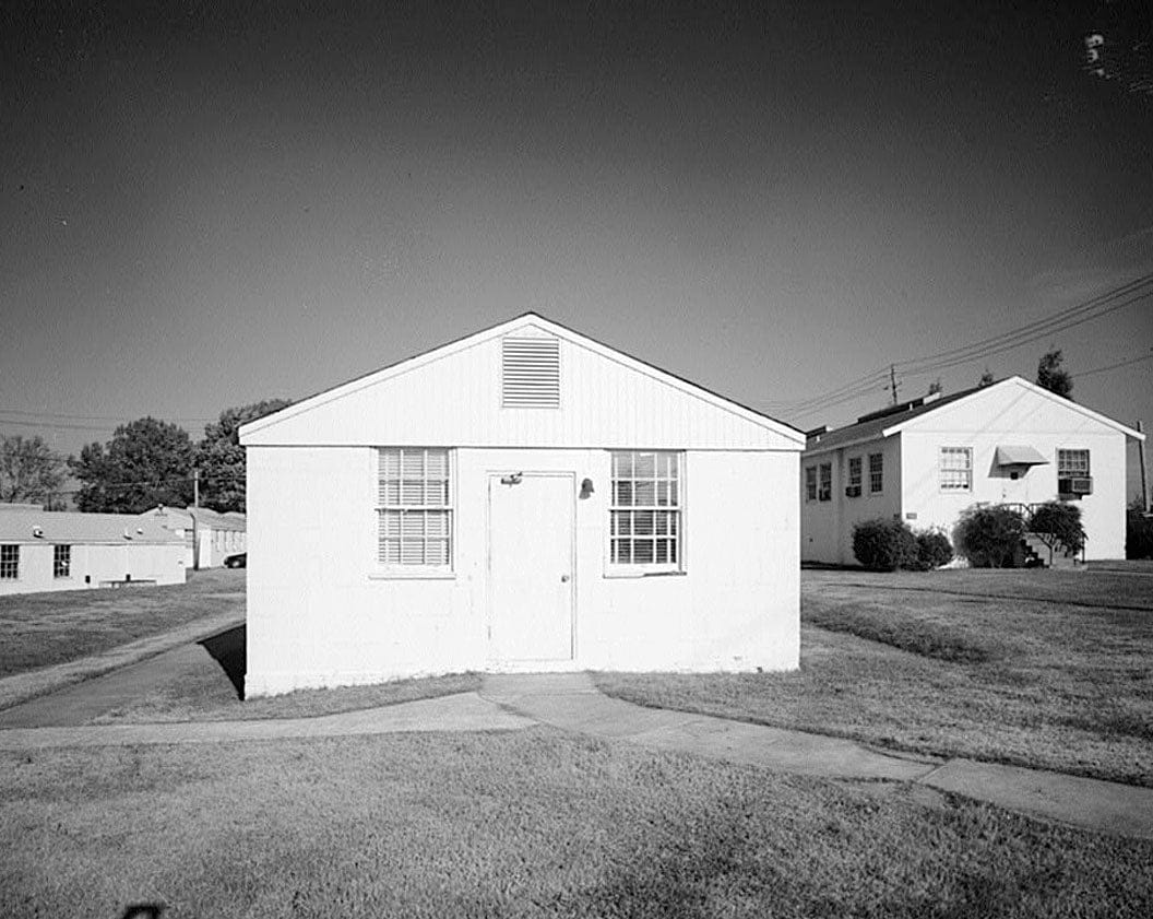 Historic Photo : Fort McPherson, World War II Station Hospital, G. U. Treatment Unit Mess Hall, Thorne & Hood Avenues, Atlanta, Fulton County, GA 1 Photograph