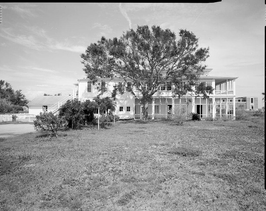 Historic Photo : U.S. Naval Air Station, Senior Officers' Quarters Q-3, Q-3 North Avenue, Pensacola, Escambia County, FL 2 Photograph