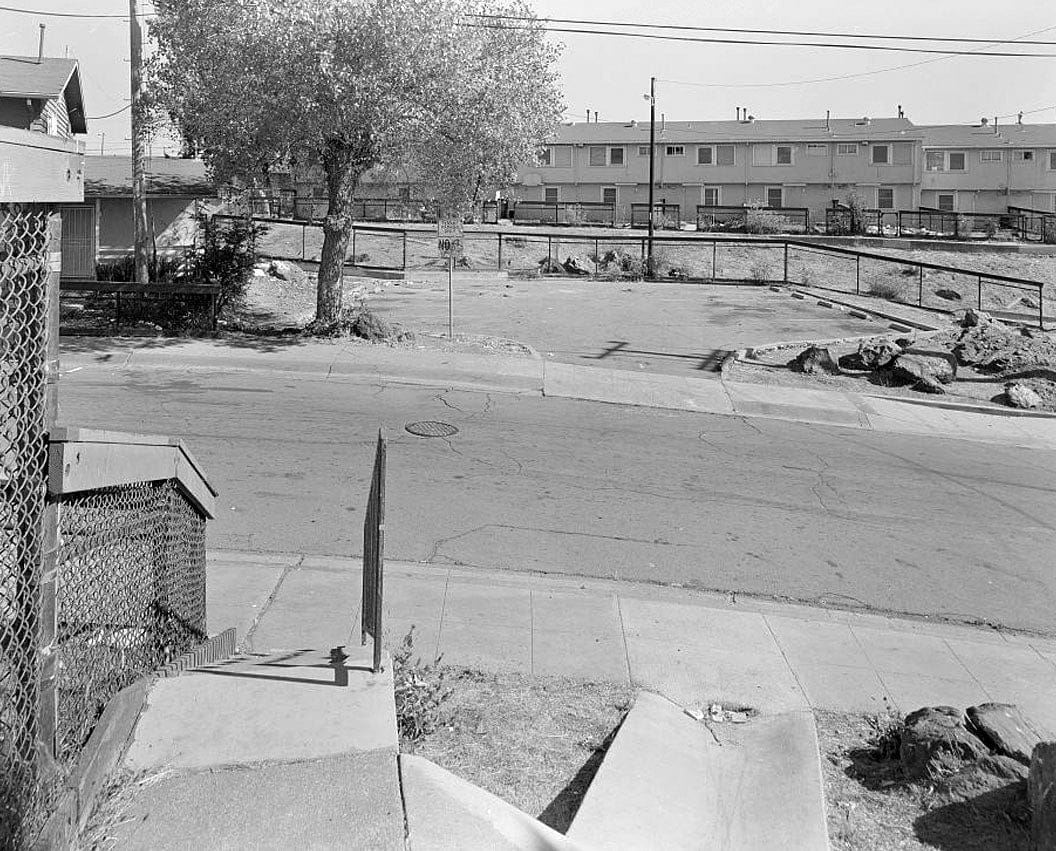 Easter Hill Village, Bordered by South Twenty-sixth Street, South Twenty-eighth Street, Hinkley Avenue, Foothill Avenue & Corto Square, Richmond, Contra Costa County, CA 12
