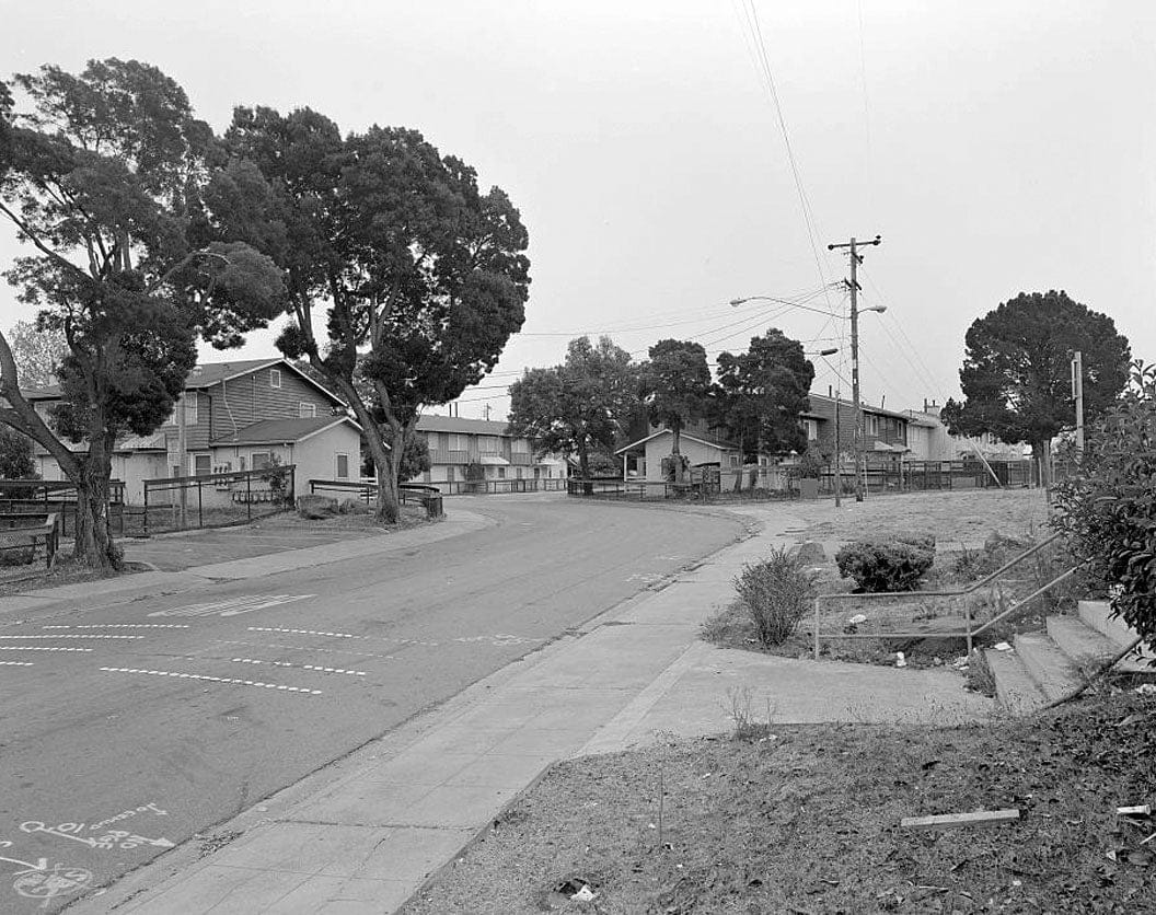 Easter Hill Village, Bordered by South Twenty-sixth Street, South Twenty-eighth Street, Hinkley Avenue, Foothill Avenue & Corto Square, Richmond, Contra Costa County, CA 1