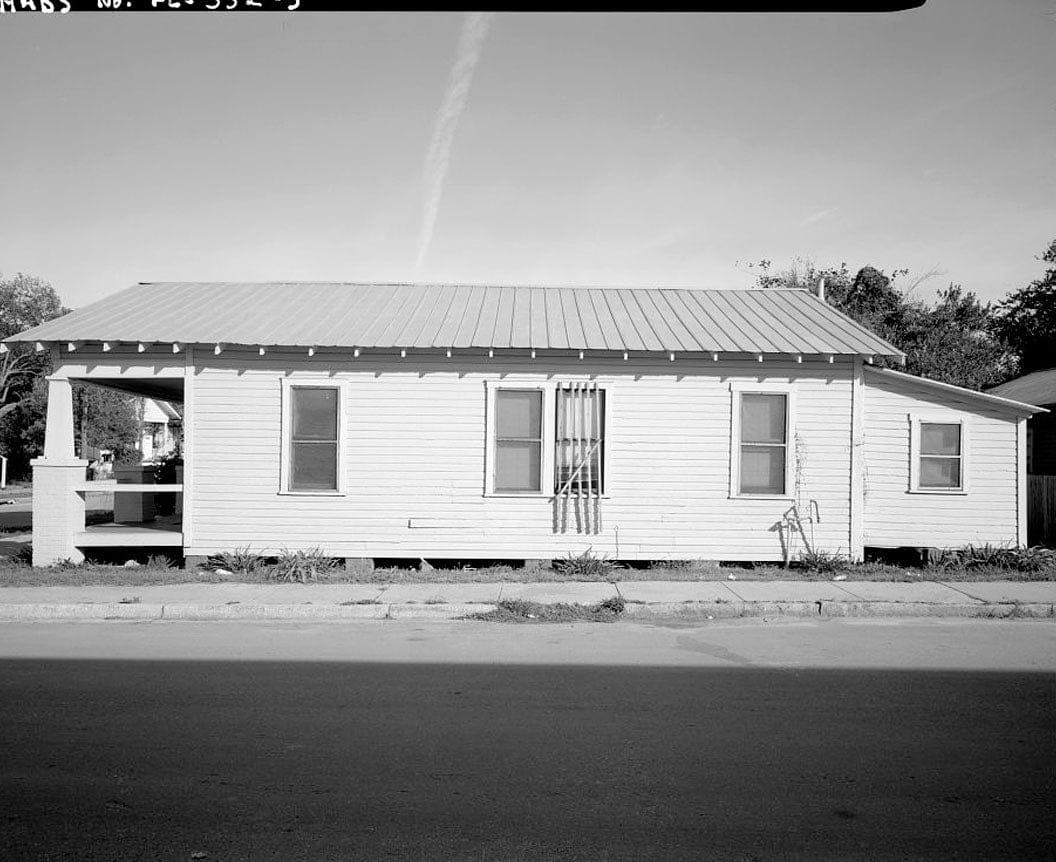 Historic Photo : Newport News & Old Point Railway & Electric Company, Trolley Barn & Administration Building, 3400 Victoria Boulevard, Hampton, Hampton, VA 3 Photograph