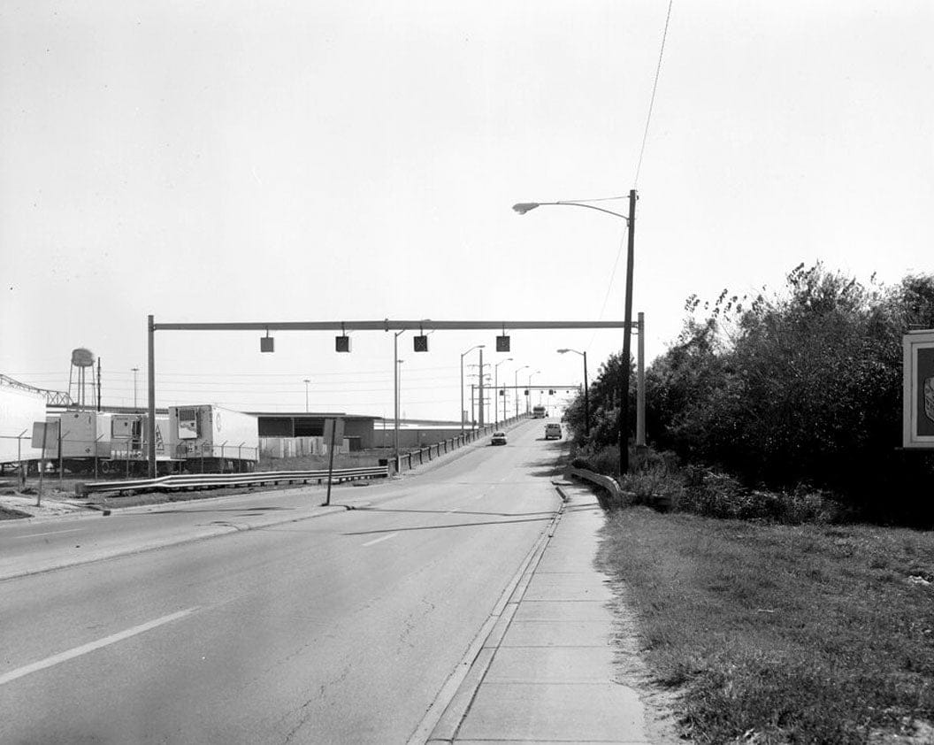Historic Photo : Central of Georgia Railway, Bay Street Viaduct, U.S. 17 & Bay Street, spanning Central of Georgia Railroad, Savannah, Chatham County, GA 2 Photograph