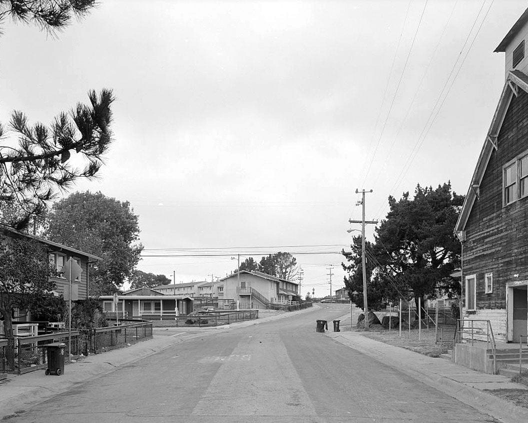 Easter Hill Village, Bordered by South Twenty-sixth Street, South Twenty-eighth Street, Hinkley Avenue, Foothill Avenue & Corto Square, Richmond, Contra Costa County, CA 3