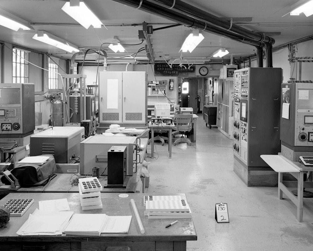 Historic Photo : U.S. Geological Survey, Rock Magnetics Laboratory, 345 Middlefield Road, Menlo Park, San Mateo County, CA 6 Photograph