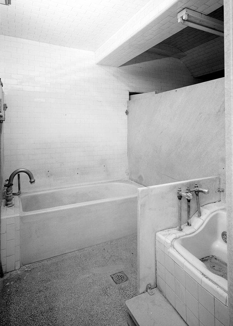 Historic Photo : Bathhouse Row, Maurice Bathhouse, Central Avenue, Hot Springs, Garland County, AR 5 Photograph