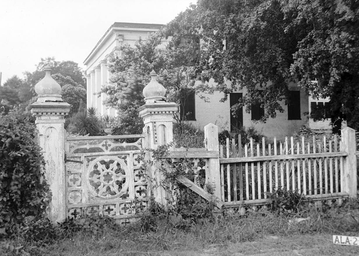 Historic Photo : Bluff Hall, 407 North Commissioners Avenue, Demopolis, Marengo County, AL 1 Photograph