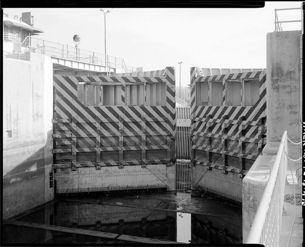Historic Photo : Moore Haven Lock, Hurricane Gate No. 1, Cross-State Canal, Okeechobee Intracoastal Waterway, Moore Haven, Glades County, FL 8 Photograph