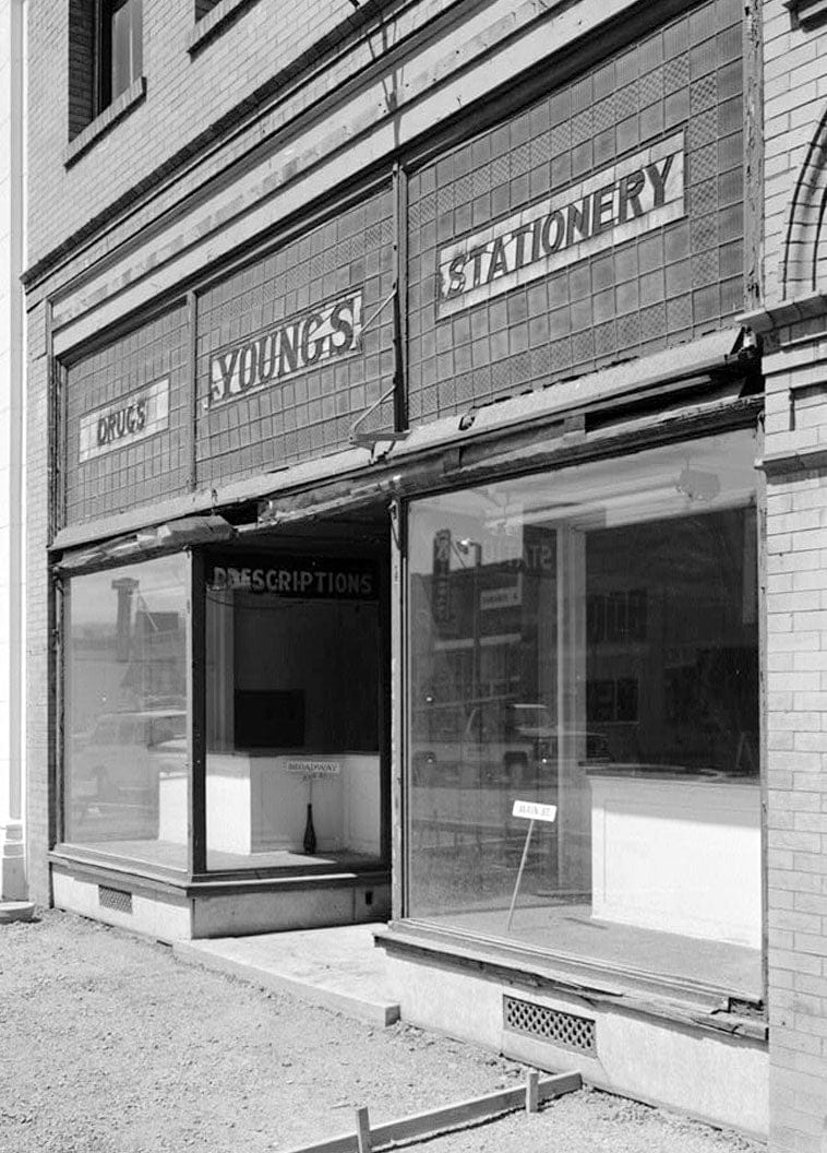 Historic Photo : Fitzpatrick Building, 2010 Broadway, Redwood City, San Mateo County, CA 2 Photograph