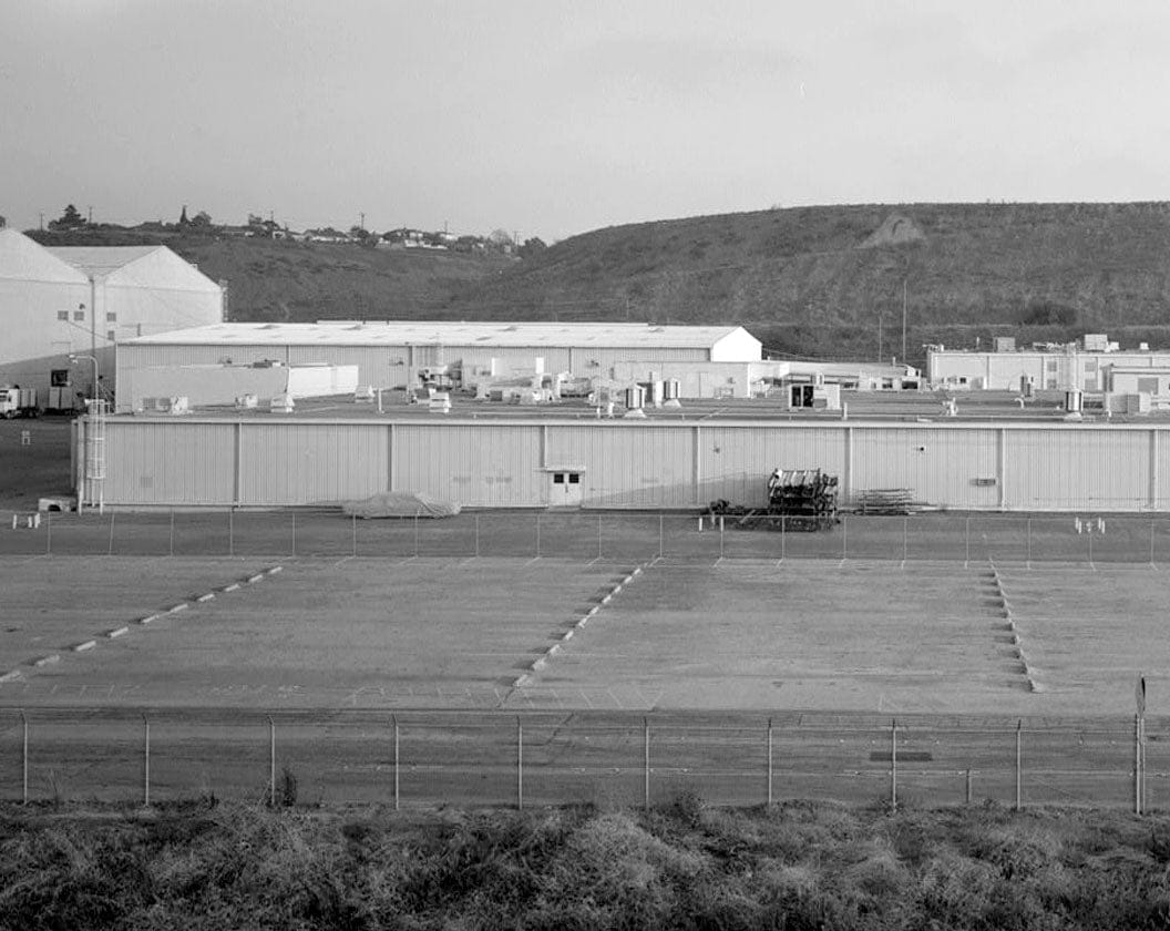 Historic Photo : Hughes Aircraft Company, Manufacturing Building, 6775 Centinela Avenue, Los Angeles, Los Angeles County, CA 1 Photograph