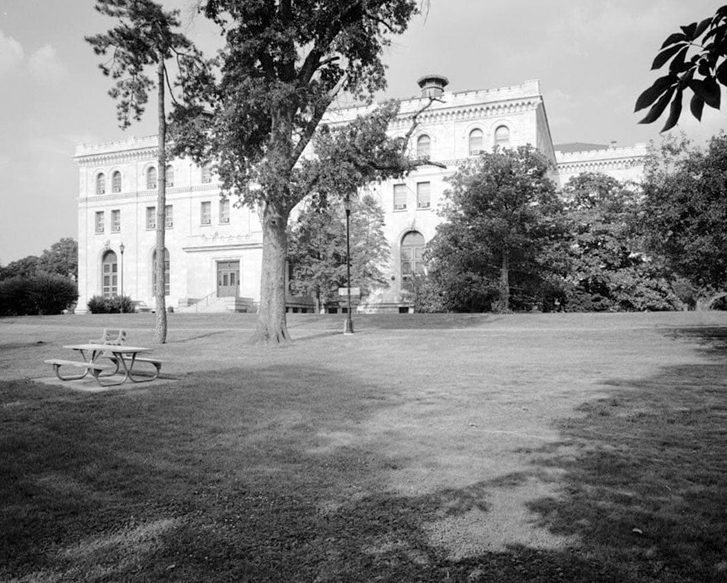 Historic Photo : U.S. Soldiers Home, Grant Building, Rock Creek Church Road & Upshur Street Northwest, Washington, District of Columbia, DC 2 Photograph