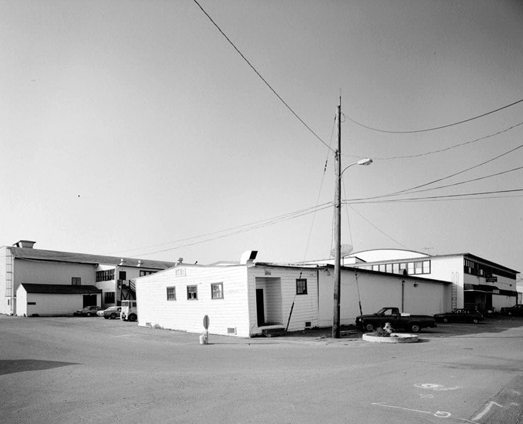 Historic Photo : Oakland Naval Supply Center, Gymnasium-Cafeteria-Theater, East K Street between Eleventh & Twelfth Streets, Oakland, Alameda County, CA 9 Photograph