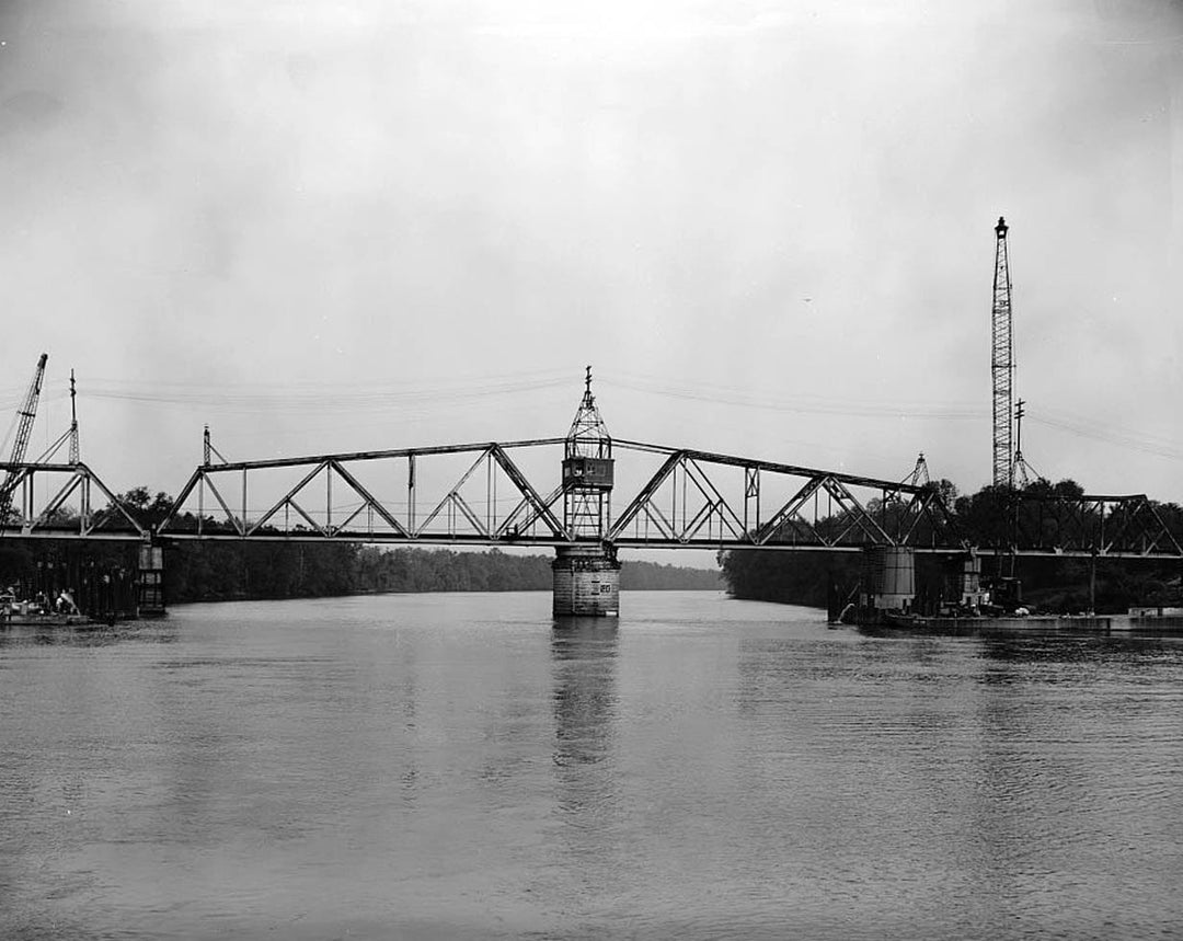 Historic Photo : Bridgeport Swing Span Bridge, Spanning Tennessee River, Bridgeport, Jackson County, AL 5 Photograph