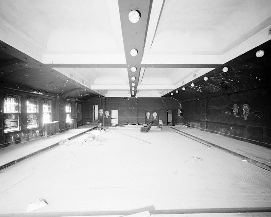 Historic Photo : Knights of Columbus Building, 202-204 South Federal Avenue, Mason City, Cerro Gordo County, IA 9 Photograph