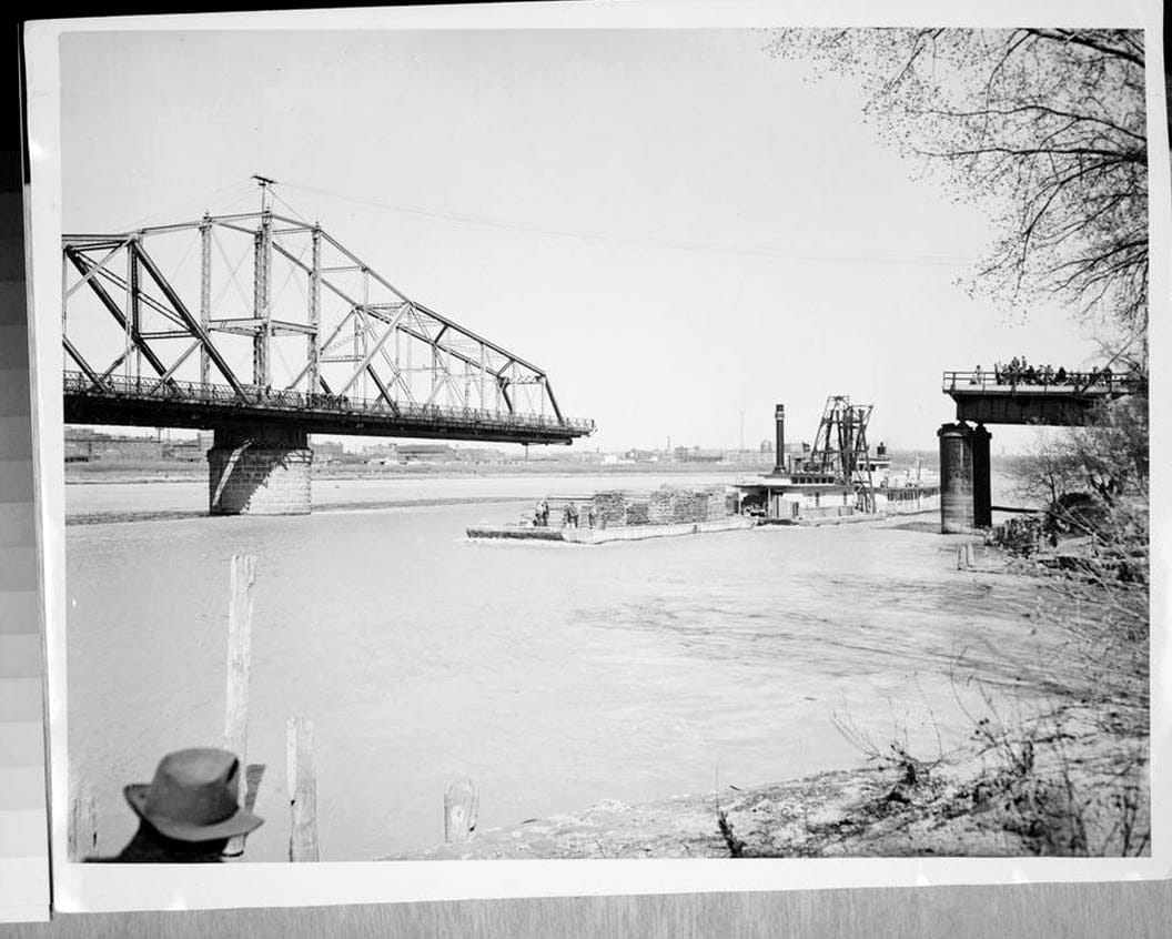 Historic Photo : Pacific Shortline Bridge, U.S. Route 20,spanning Missouri River, Sioux City, Woodbury County, IA 62 Photograph
