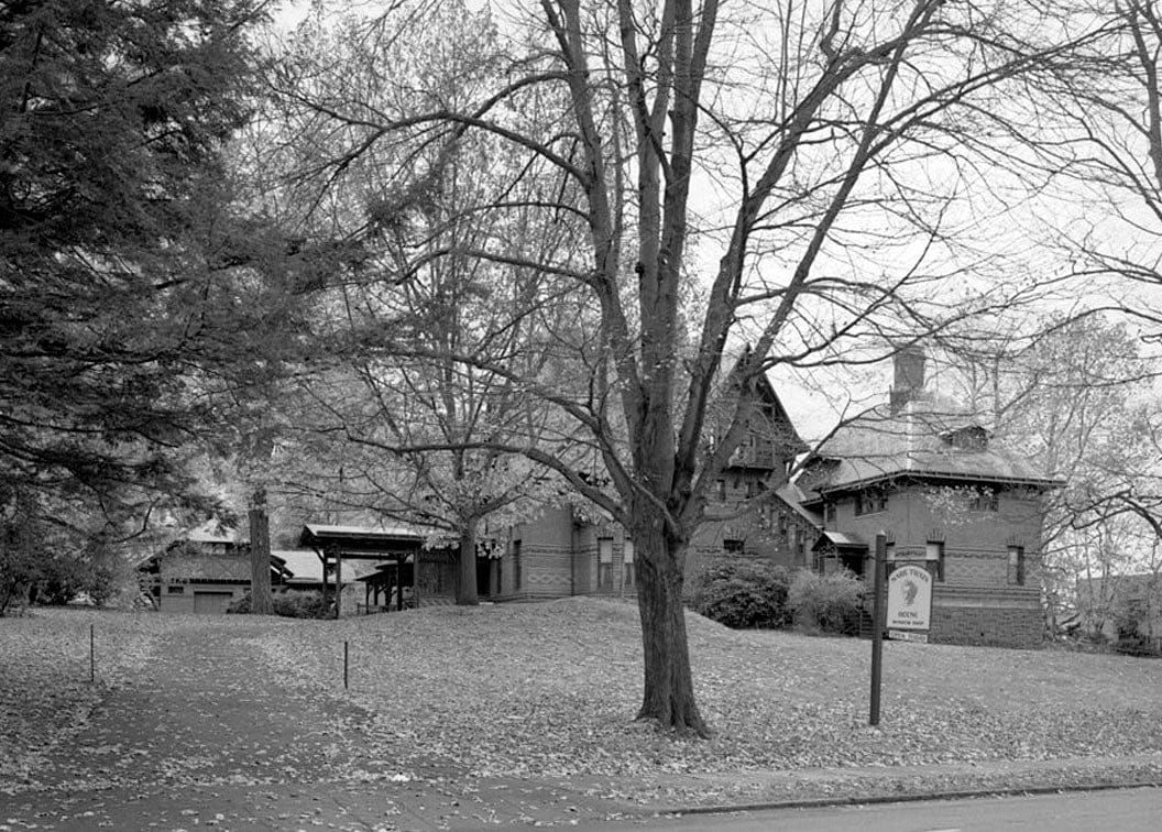 Historic Photo : Mark Twain House, 351 Farmington Avenue (corrected from original address of 531 Farmington Avenue), Hartford, Hartford County, CT 8 Photograph