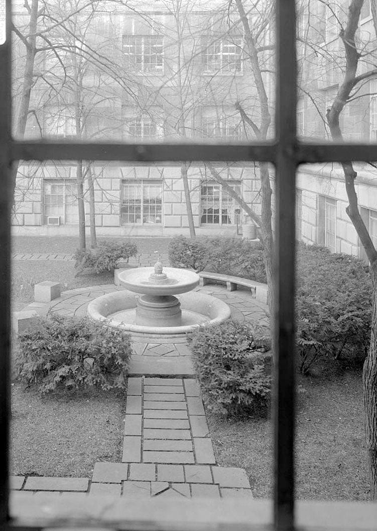 Historic Photo : United States Department of Commerce, Bounded by Fourteenth, Fifteenth, and E streets and Constitution Avenue, Washington, District of Columbia, DC 9 Photograph