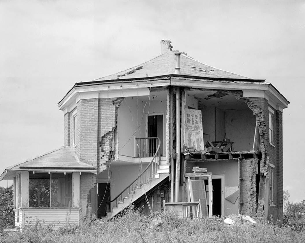 Historic Photo : Henry L. Russell House, Route 6, West Grove Township, Bloomfield, Davis County, IA 2 Photograph