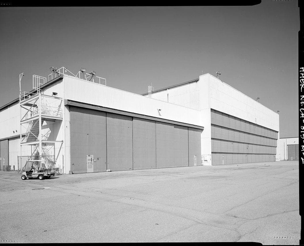 Historic Photo : Douglas Aircraft Company Long Beach Plant, Aircraft Final Assembly Building, 3855 Lakewood Boulevard, Long Beach, Los Angeles County, CA 3 Photograph