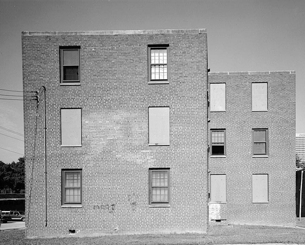 Historic Photo : Techwood Homes, Building No. 3, 559 Techwood Drive & 129-135 Merrit Avenue, Atlanta, Fulton County, GA 4 Photograph