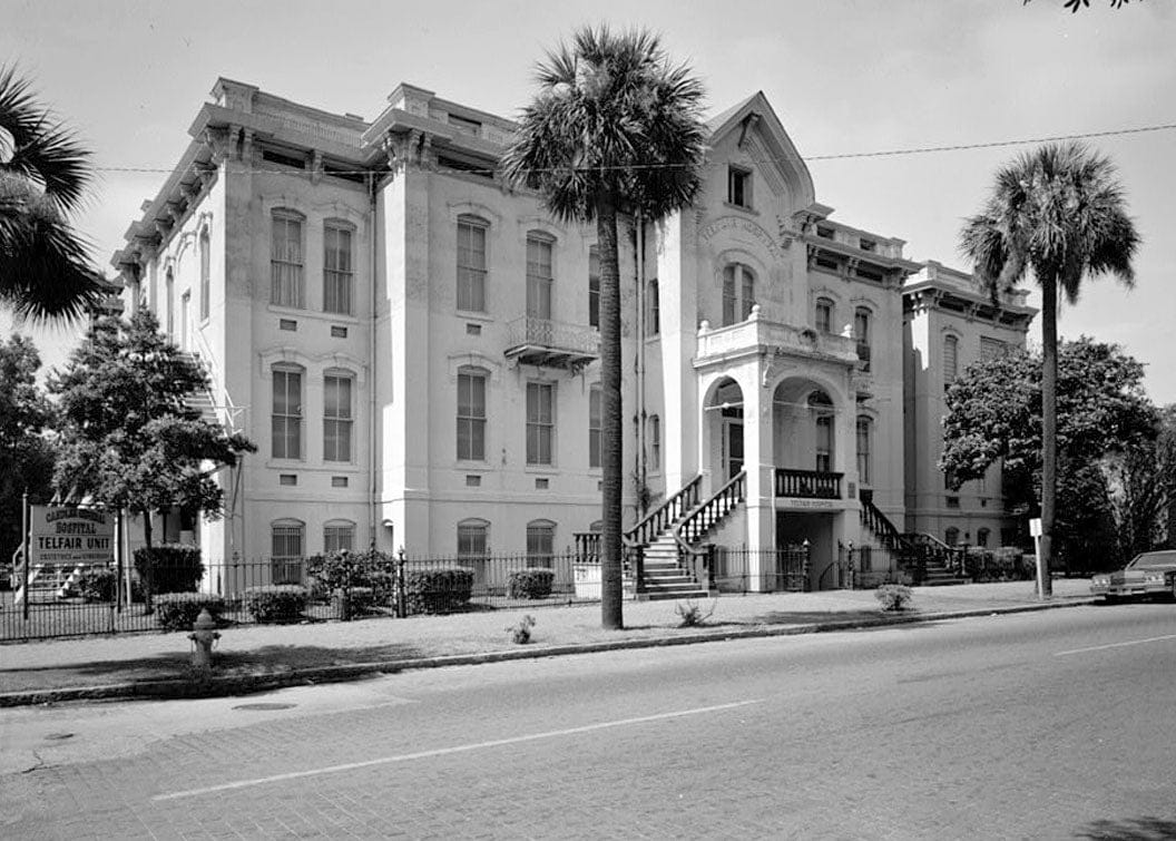 Historic Photo : Savannah Victorian Historic District, Bounded by Gwinnett, East Broad, West Broad Street & Anderson Lane, Savannah, Chatham County, GA 5 Photograph