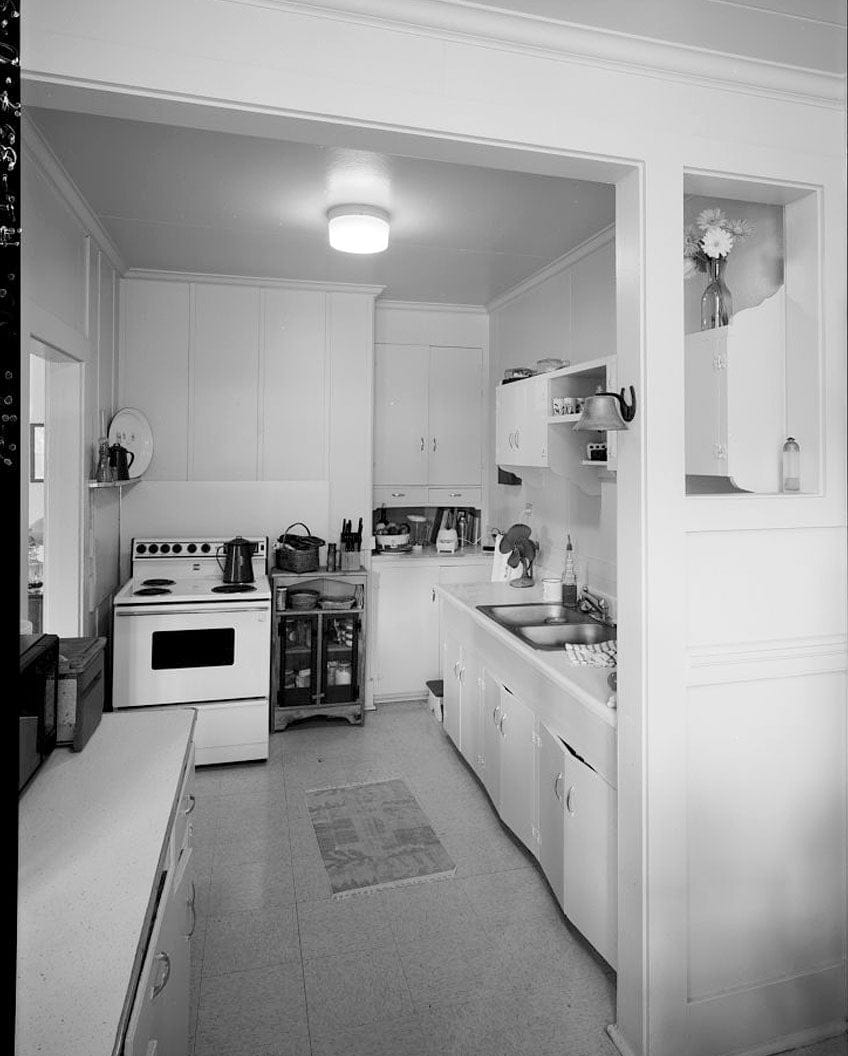 Historic Photo : U.S. Naval Base, Pearl Harbor, Naval Housing Area Hale Alii, Officers' Quarters Duplex Type, 1-2 Avenue D, Pearl City, Honolulu County, HI 4 Photograph