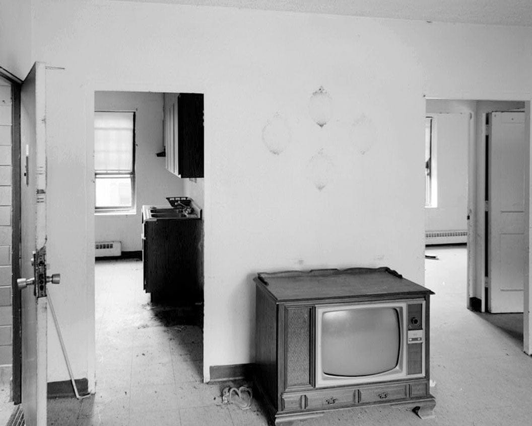 Historic Photo : Techwood Homes, Building No. 3, 559 Techwood Drive & 129-135 Merrit Avenue, Atlanta, Fulton County, GA 2 Photograph