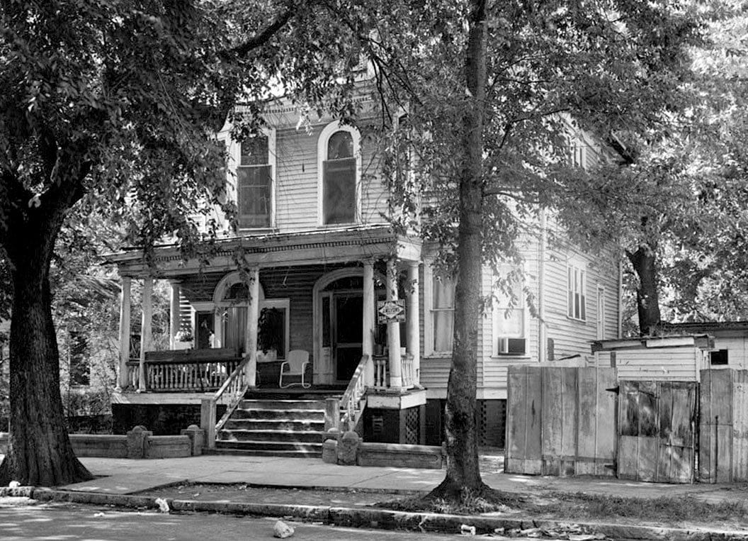 Historic Photo : Savannah Victorian Historic District, Bounded by Gwinnett, East Broad, West Broad Street & Anderson Lane, Savannah, Chatham County, GA 21 Photograph