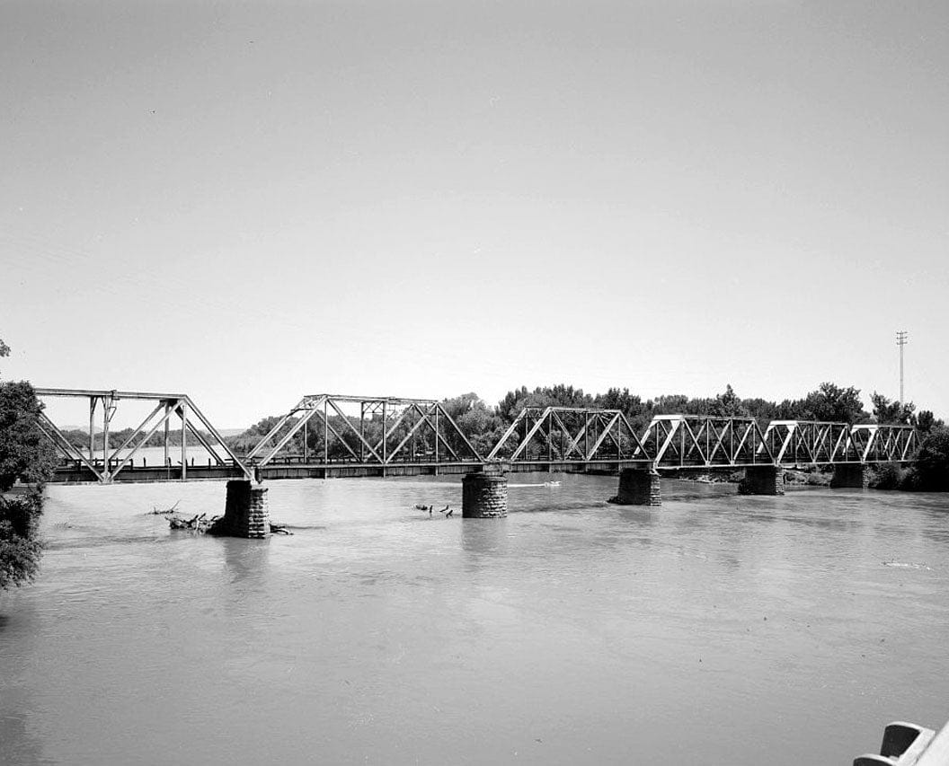 Historic Photo : Southern Pacific Railroad Shasta Route, Bridge No. 210.52, Milepost 210.52, Tehama, Tehama County, CA 3 Photograph