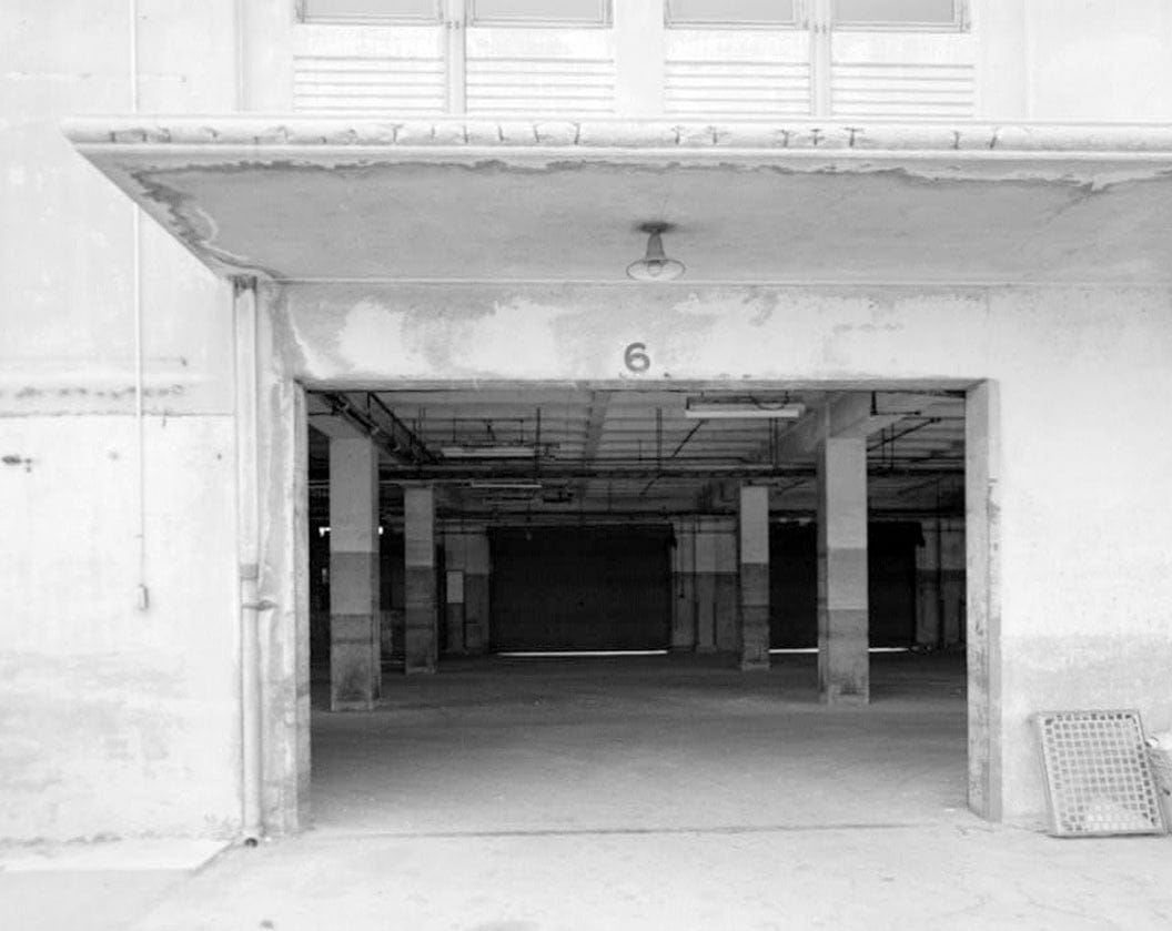 Historic Photo : Los Angeles Union Passenger Terminal, Mail, Baggage, & Express Building, 800 North Alameda Street, Los Angeles, Los Angeles County, CA 3 Photograph