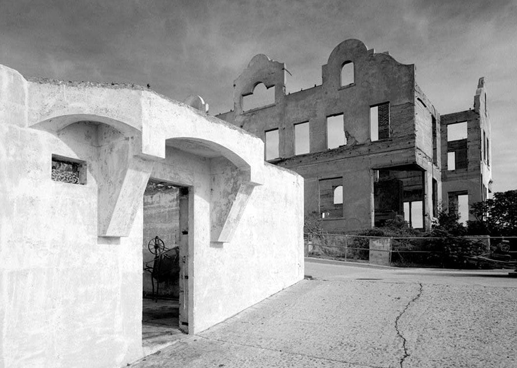 Historic Photo : Alcatraz, Warden's House, Alcatraz Island, San Francisco Bay, San Francisco, San Francisco County, CA 2 Photograph