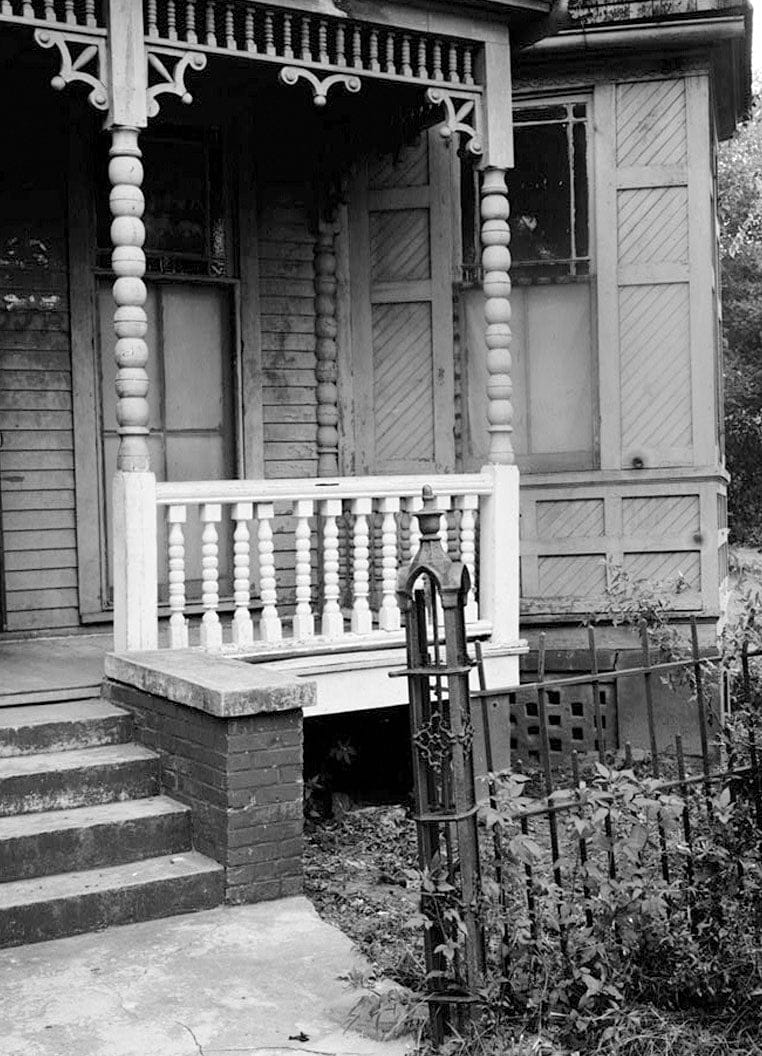 Historic Photo : Savannah Victorian Historic District, Bounded by Gwinnett, East Broad, West Broad Street & Anderson Lane, Savannah, Chatham County, GA 54 Photograph