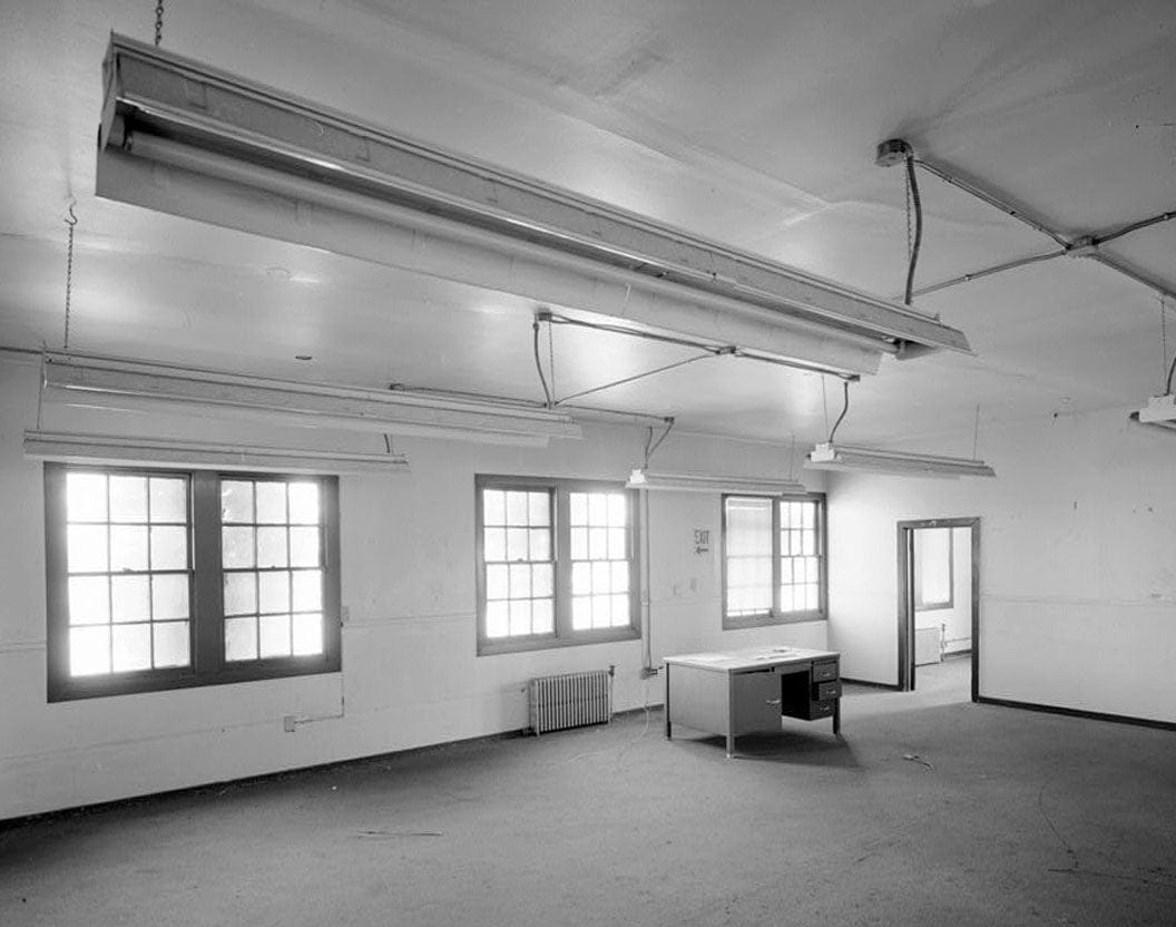 Historic Photo : Oakland Naval Supply Center, General Office & Storage Building, East End of East K Street, Oakland, Alameda County, CA 1 Photograph